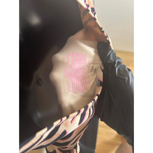 Victoria's Secret One-Shoulder One Piece Swimsuit Animal Print Size Large - Picture 7 of 7